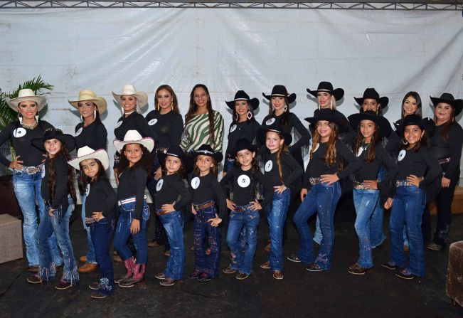 BAILE DA RAINHA E ANIVERSÁRIO DA CIDADE FOI UM SUCESSO